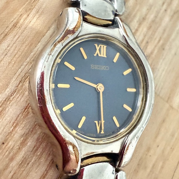 Seiko ladies blue dial two tone dress watch NEW BATTERY main image 12